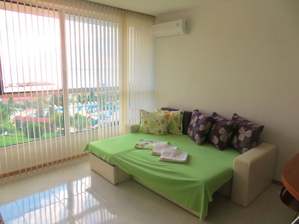 Holiday Apartment In Riviera Complex Sveti Vlas Værelse billede