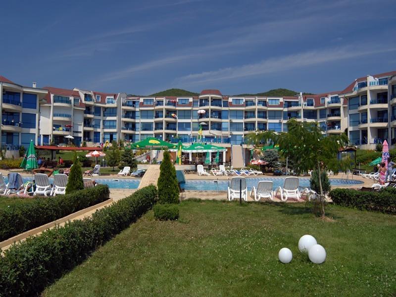 Holiday Apartment In Riviera Complex Sveti Vlas Eksteriør billede