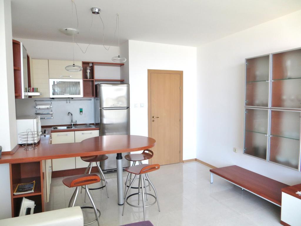 Holiday Apartment In Riviera Complex Sveti Vlas Værelse billede