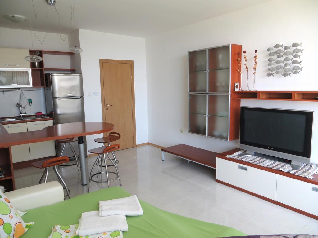 Holiday Apartment In Riviera Complex Sveti Vlas Værelse billede