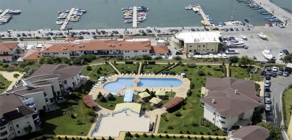 Holiday Apartment In Riviera Complex Sveti Vlas Eksteriør billede