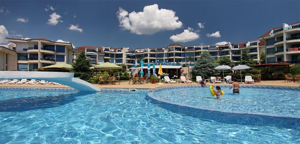 Holiday Apartment In Riviera Complex Sveti Vlas Eksteriør billede