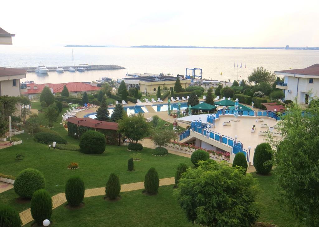 Holiday Apartment In Riviera Complex Sveti Vlas Værelse billede