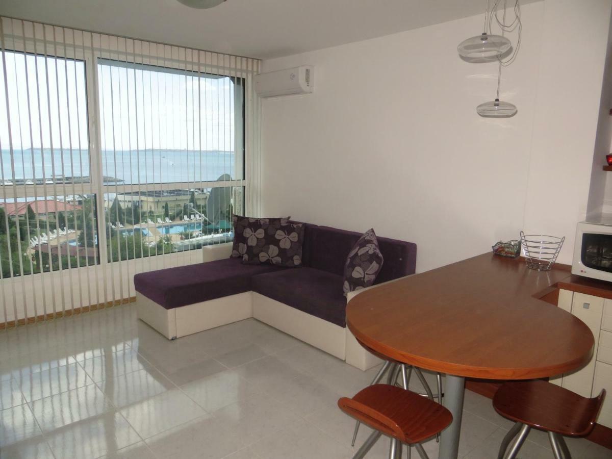 Holiday Apartment In Riviera Complex Sveti Vlas Eksteriør billede